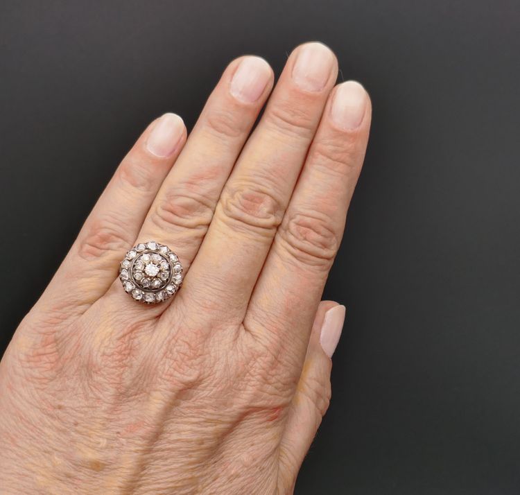 Anello con diamante, XIX secolo.