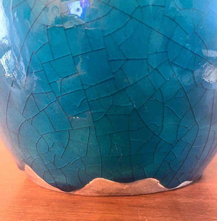 Antico vaso islamico mediorientale in smalto blu screziato