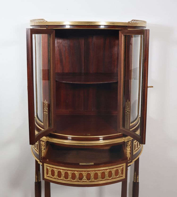 Half-moon display case attributed to Paul Sormani, late 19th century