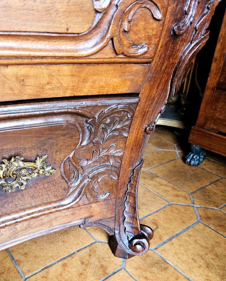 Importante Commode Tombeau XVIIIème En Noyer