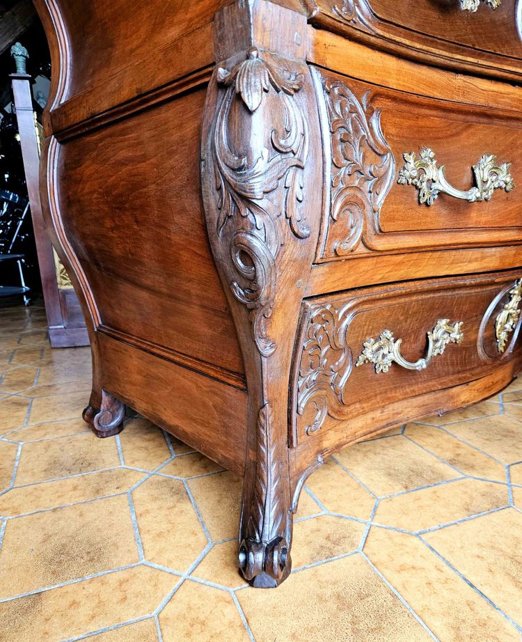 Importante Commode Tombeau XVIIIème En Noyer