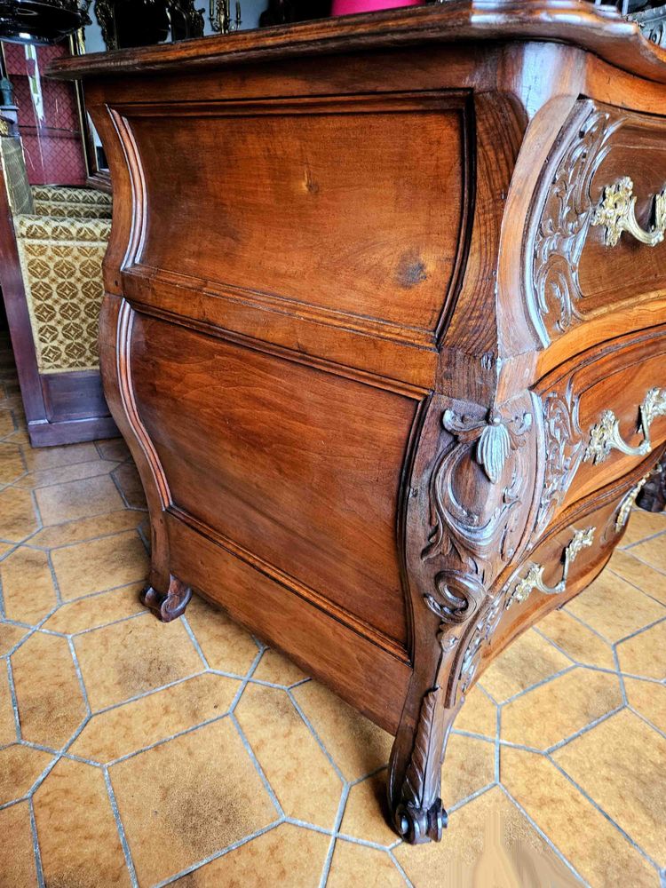 Importante Commode Tombeau XVIIIème En Noyer