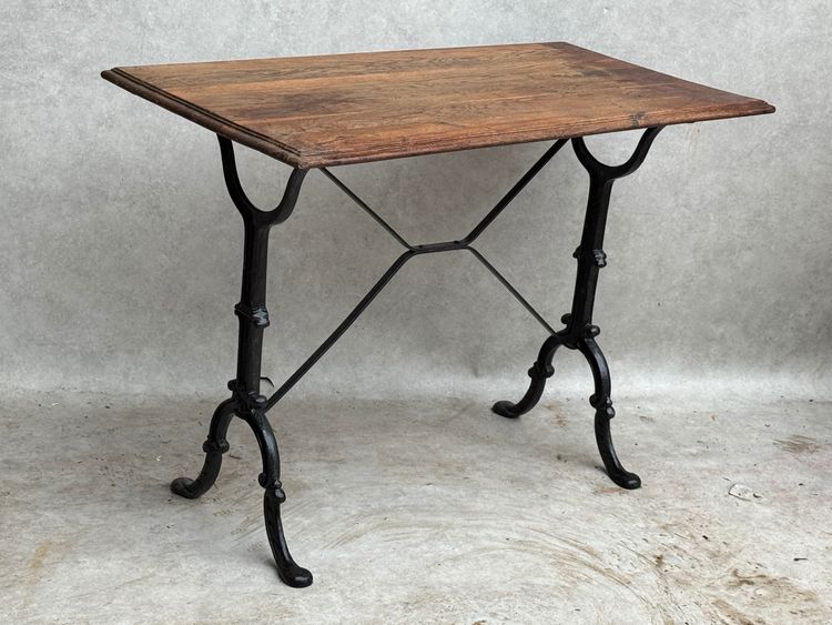 Table de bistrot