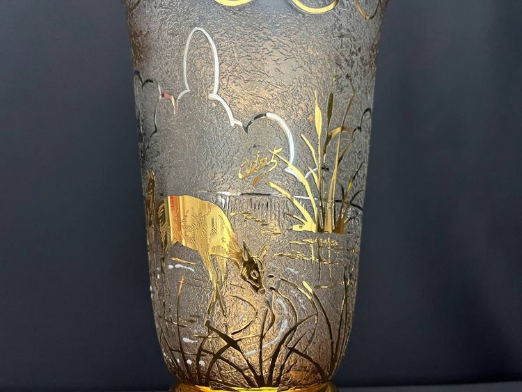 Vase en verre soufflé au décor givré et doré – signé Adat