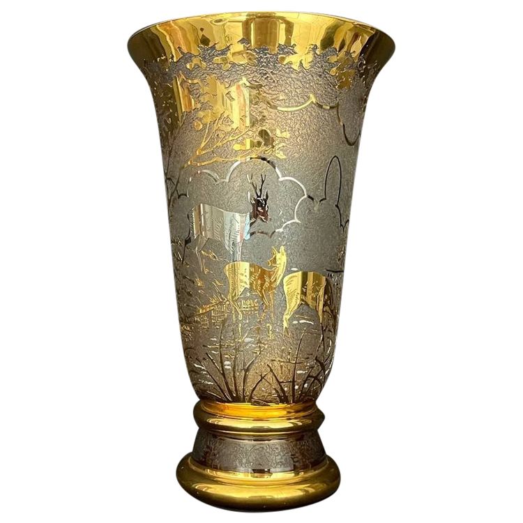 Vase en verre soufflé au décor givré et doré – signé Adat