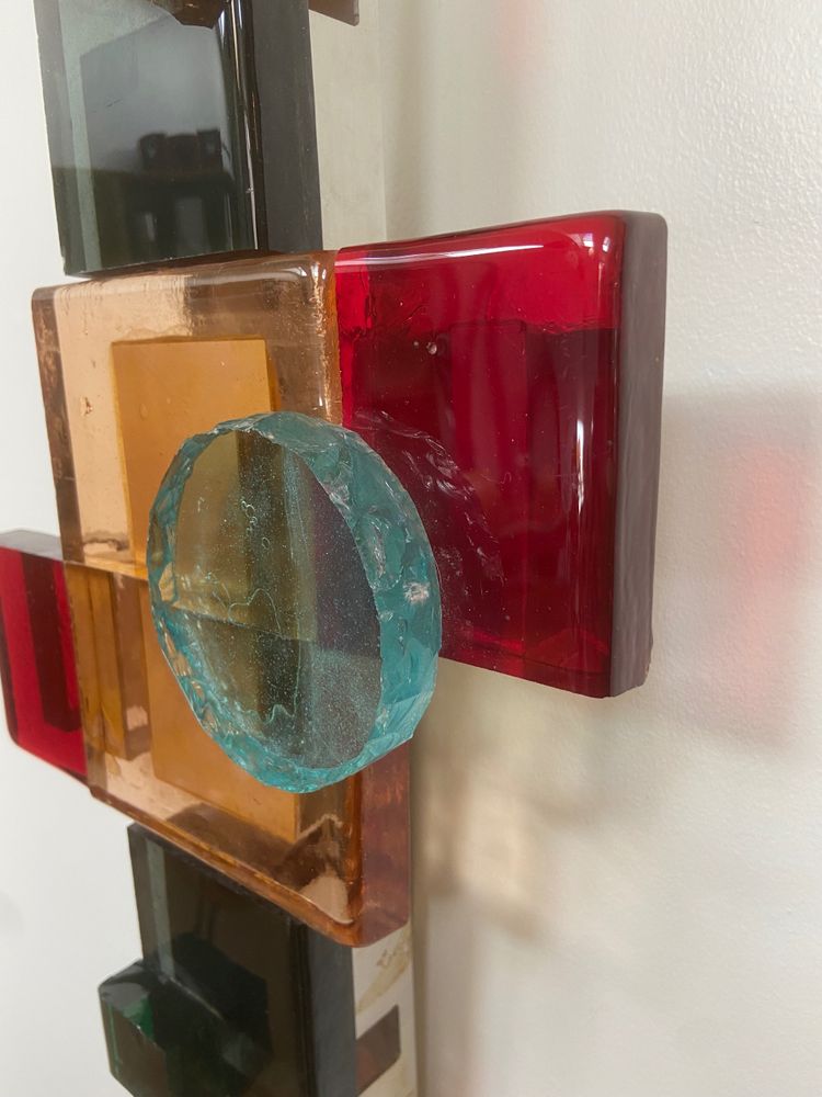 Light sculpture or wall lamp in colored glass.
