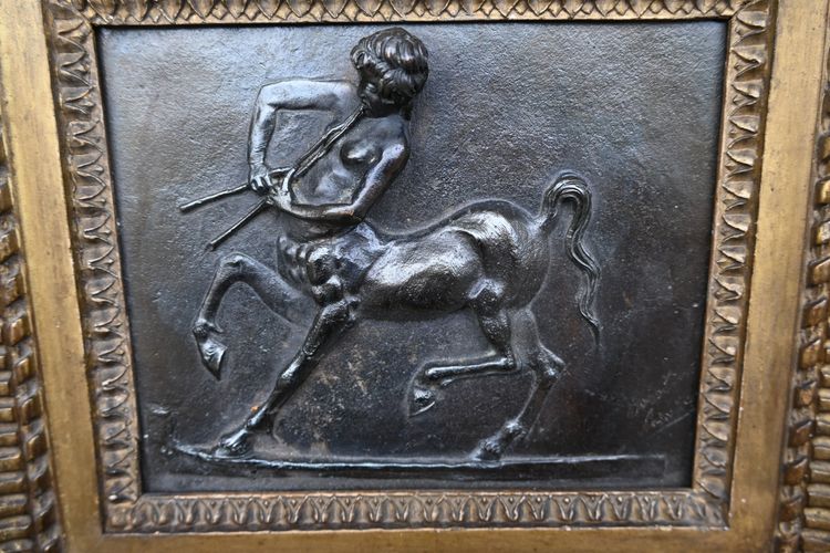 coppia di targhe in bronzo con centauri Italia XIX
