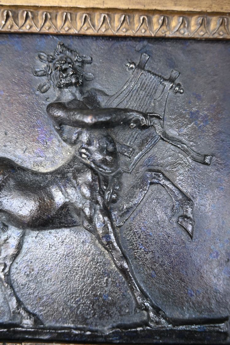 coppia di targhe in bronzo con centauri Italia XIX