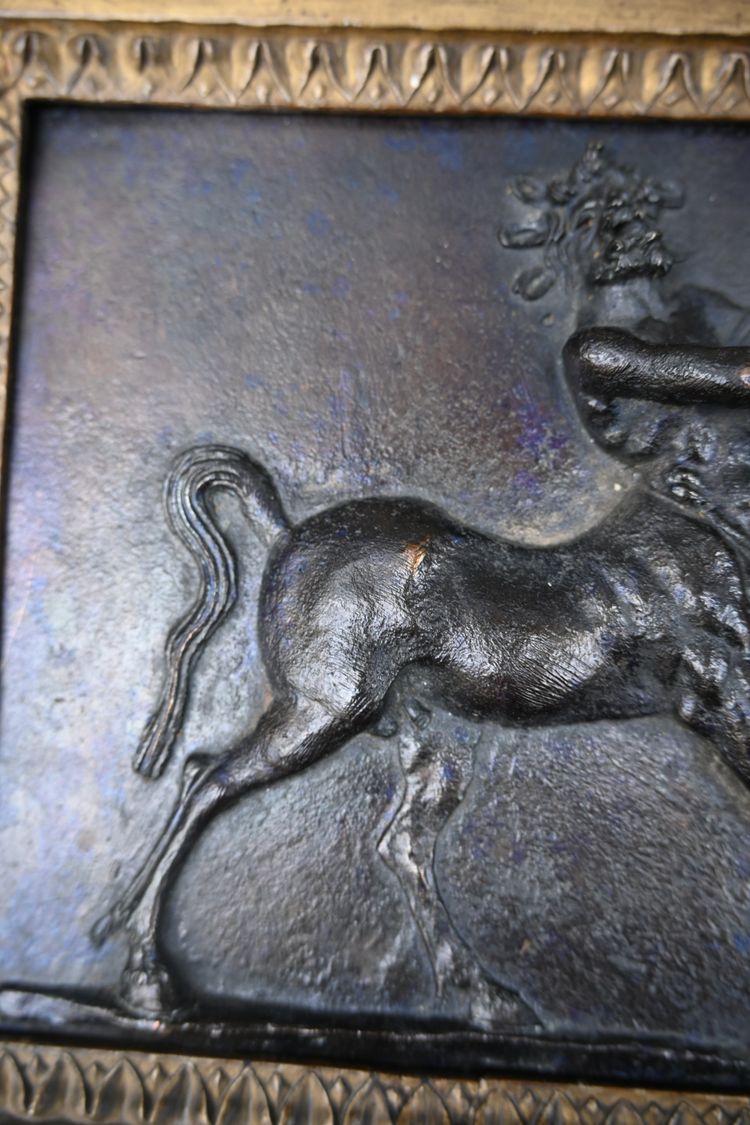 coppia di targhe in bronzo con centauri Italia XIX