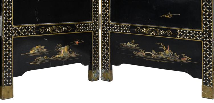 Paravento cinese a quattro ante in legno laccato e intarsi in pietra dura