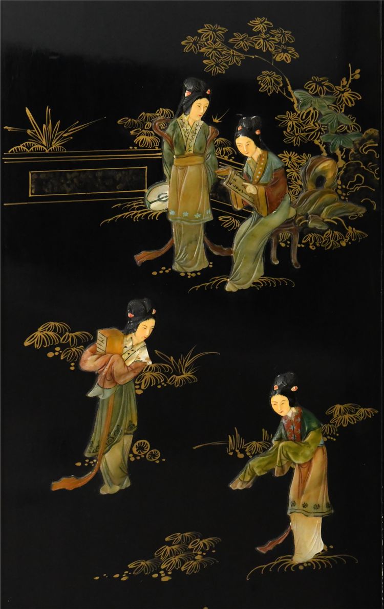 Paravento cinese a quattro ante in legno laccato e intarsi in pietra dura