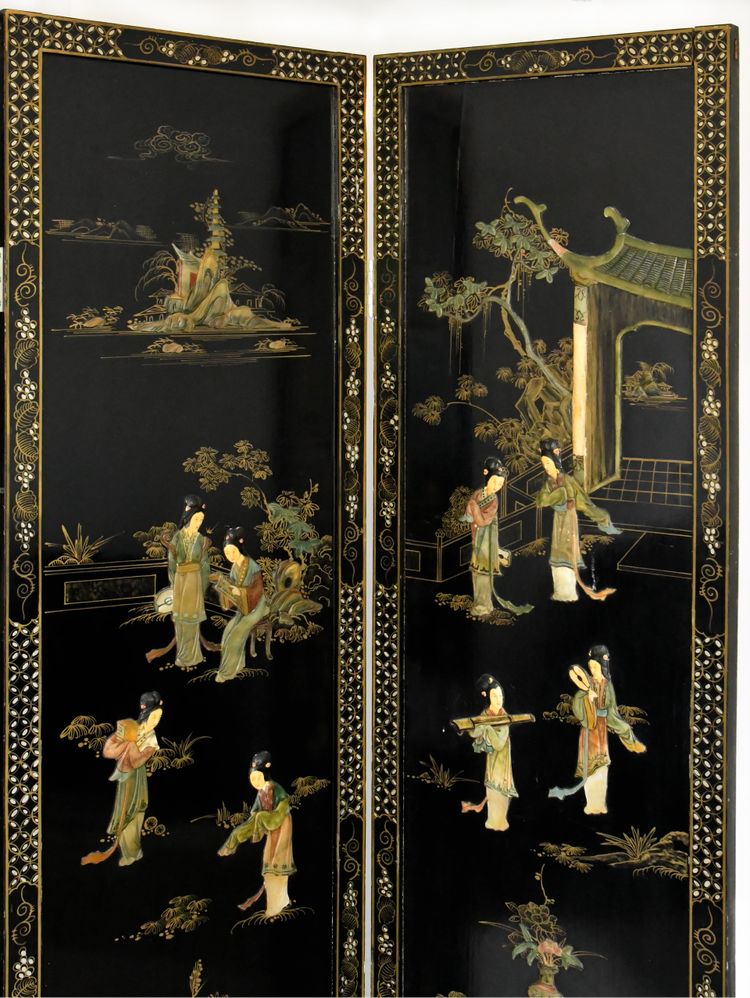 Paravento cinese a quattro ante in legno laccato e intarsi in pietra dura