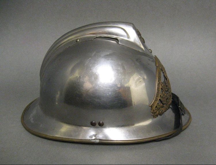 Casque De Pompier De La Ville De Paris Mle 33.