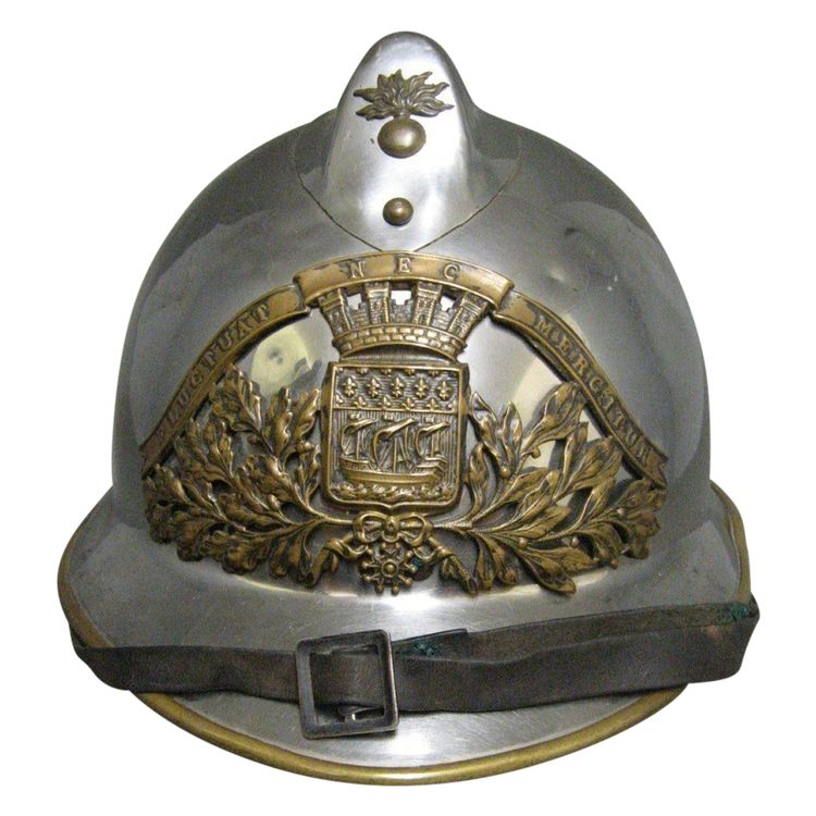 Casque De Pompier De La Ville De Paris Mle 33.
