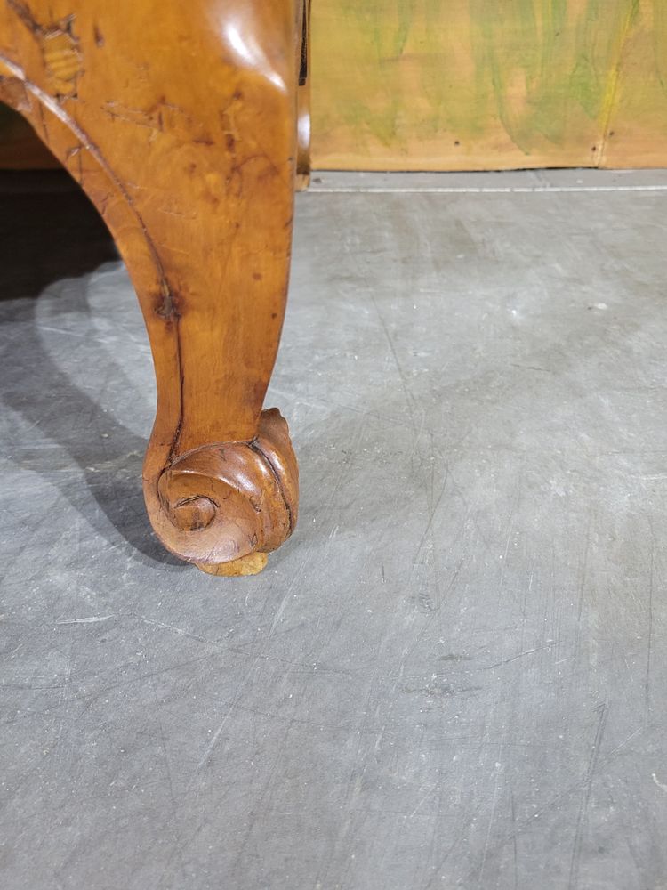 Petit commode époque XVIII ème en merisier