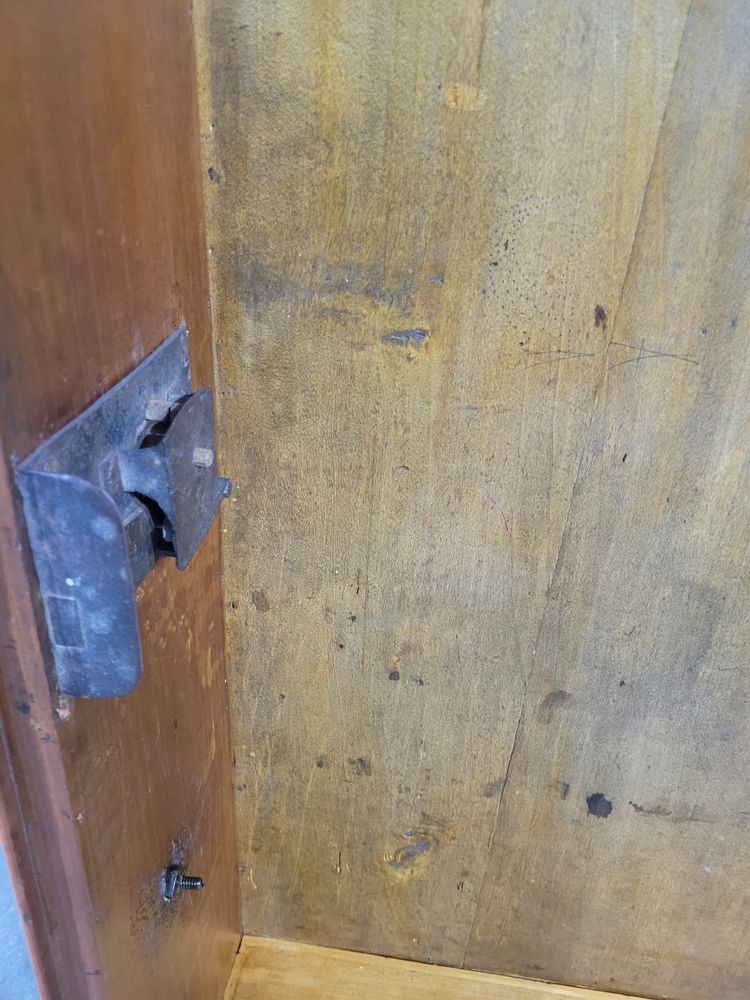 Petit commode époque XVIII ème en merisier