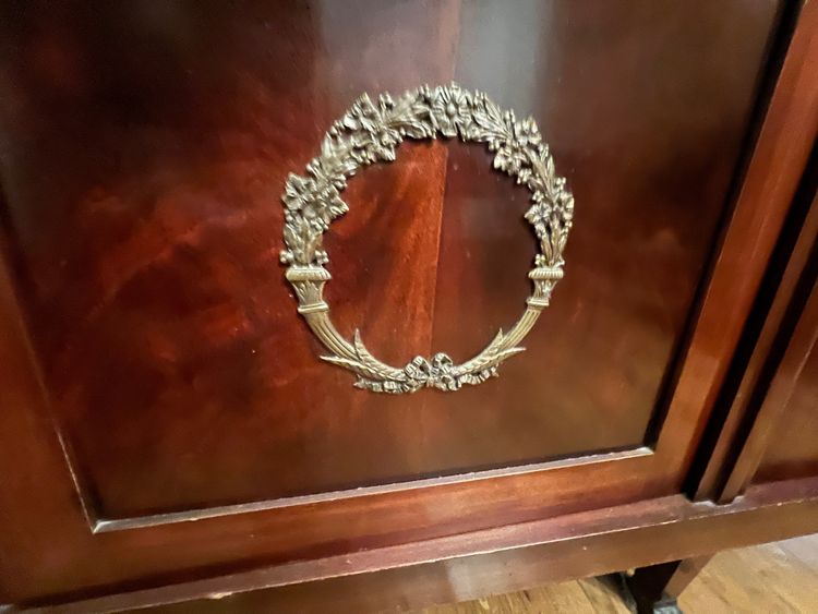 Grande armadio in stile Impero in mogano e bronzo dorato - Francia, fine XIX secolo