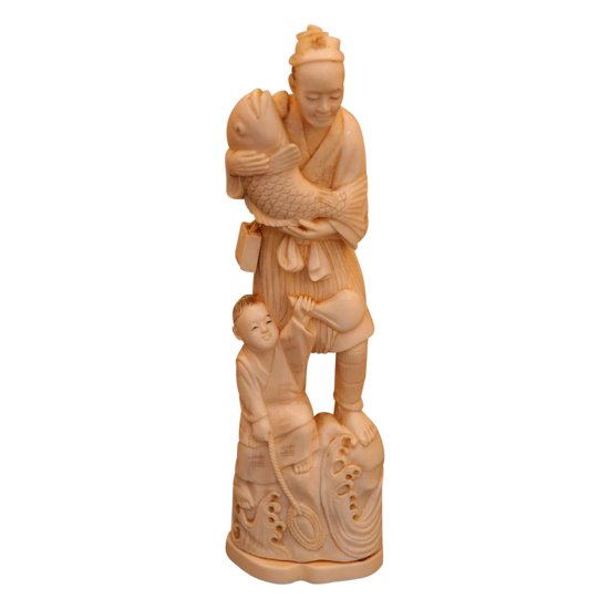 Un Okimono En Ivoire Japonais D’époque XIXe Siècle.