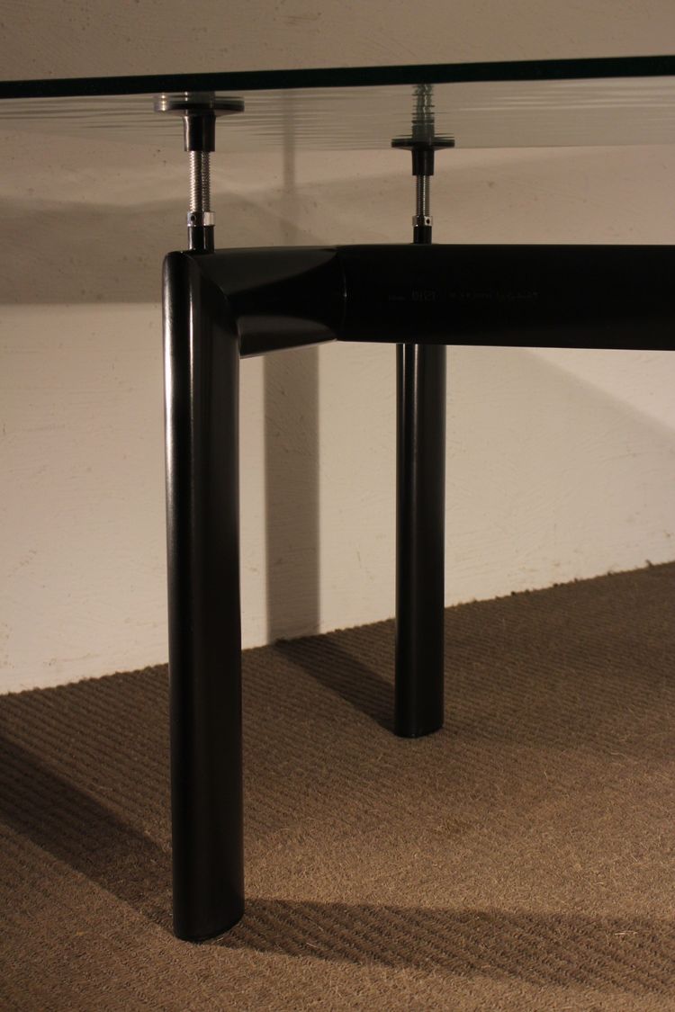  Le Corbusier table