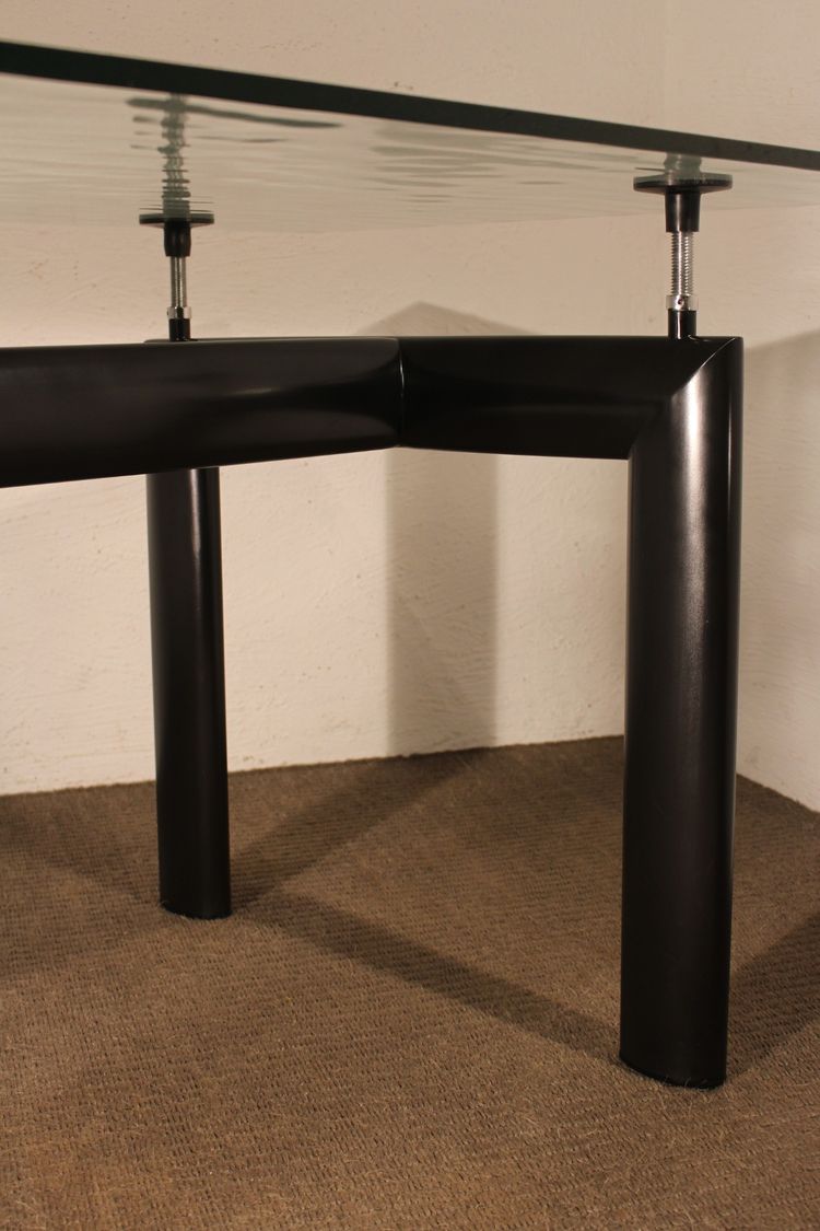  Le Corbusier table