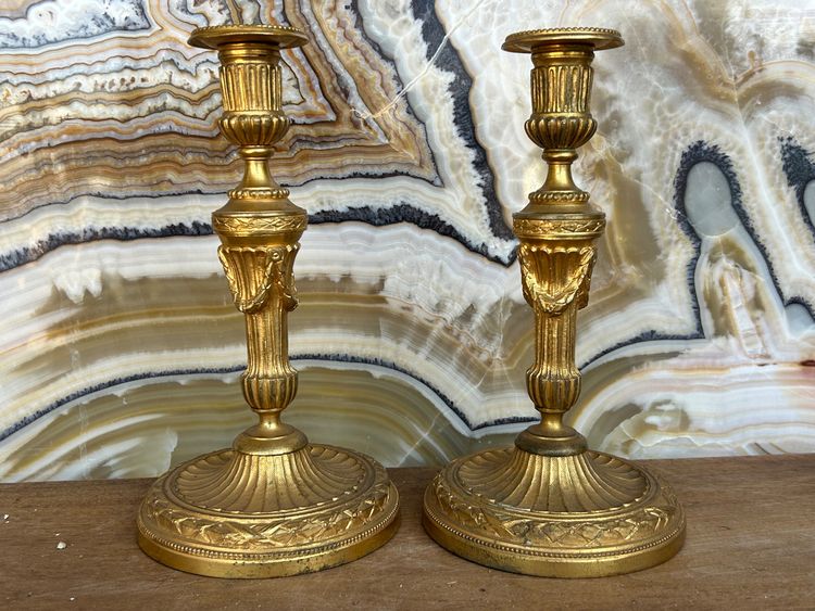 Coppia di candelieri in bronzo dorato in stile Luigi XVI - Flambeaux XIX secolo