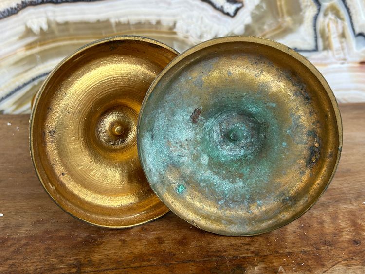 Coppia di candelieri in bronzo dorato in stile Luigi XVI - Flambeaux XIX secolo