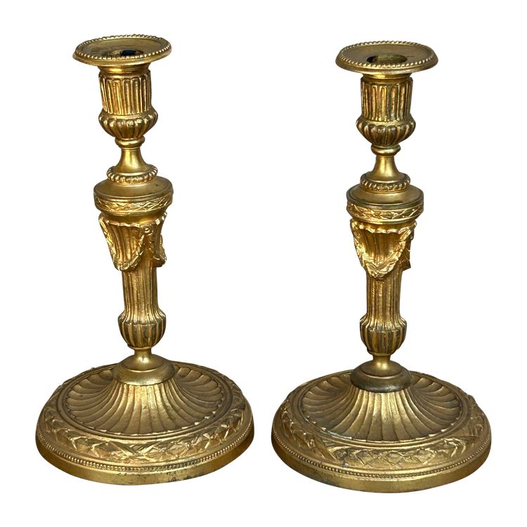 Coppia di candelieri in bronzo dorato in stile Luigi XVI - Flambeaux XIX secolo