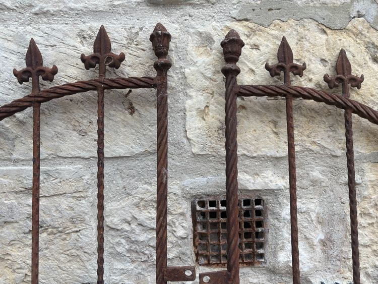 TORSADE WROUGHT-IRON GATE 19th century