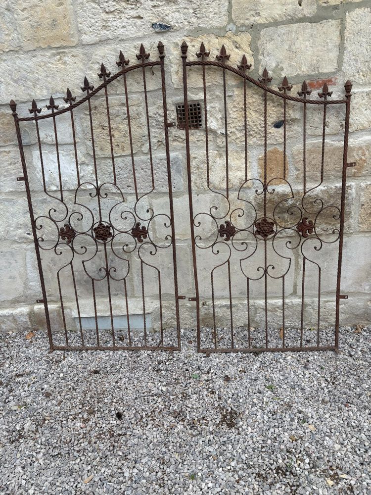 TORSADE WROUGHT-IRON GATE 19th century