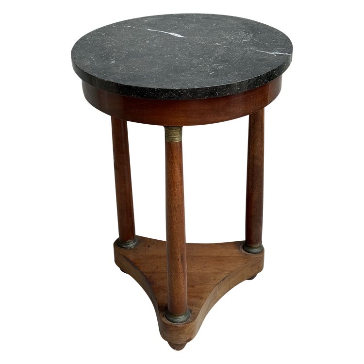 Pedestal table