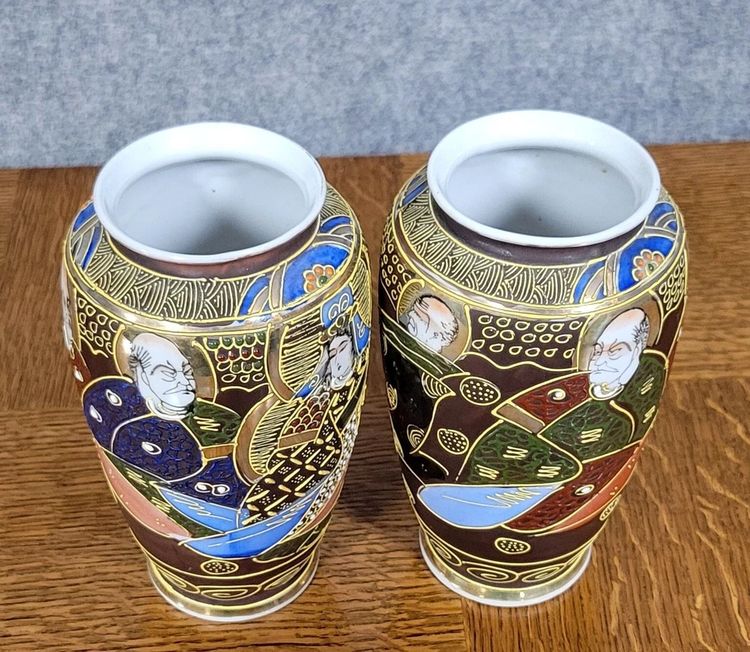 Asie XXeme : paire de vases en porcelaine émaillée de Satsuma