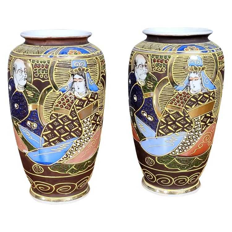 Asie XXeme : paire de vases en porcelaine émaillée de Satsuma