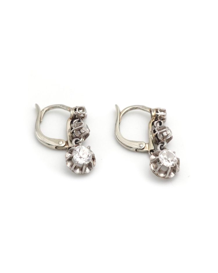 Art Deco Dormeuses drei Diamanten 0,72 ct in 18k Gold und Platin, antikes Schmuckstück