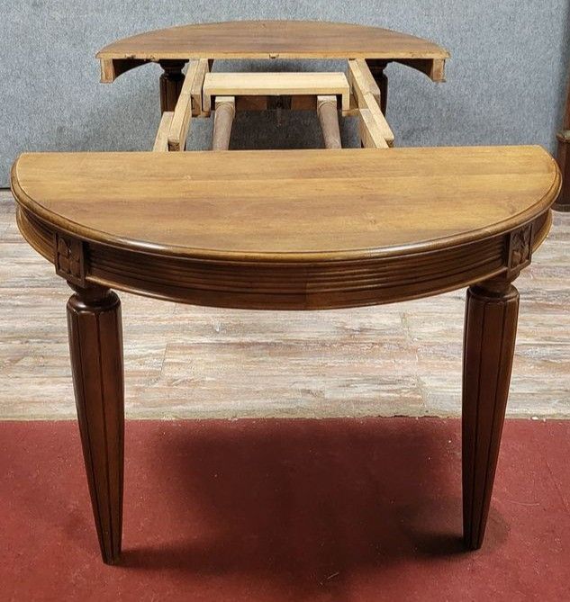 Art Deco Period Extending Table In Walnut 