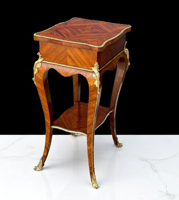 TABLE D APPOINT EN MARQUETERIE ORNÉE DE BRONZE DORÉ ÉPOQUE NAPOLÉON III