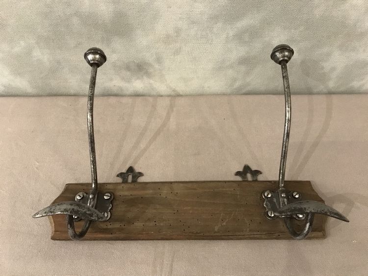 Porte manteaux, patère en fer sur bois d'époque 19 ème 