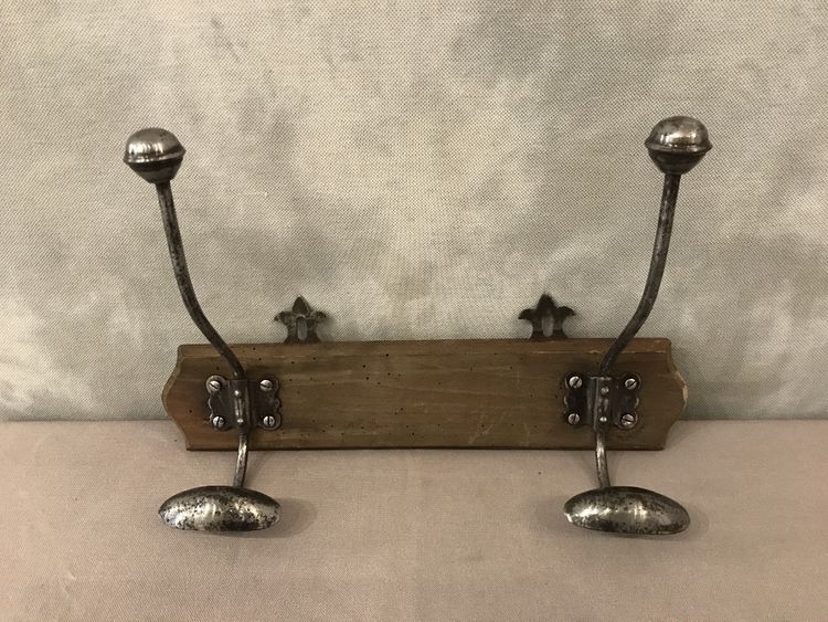 Porte manteaux, patère en fer sur bois d'époque 19 ème 