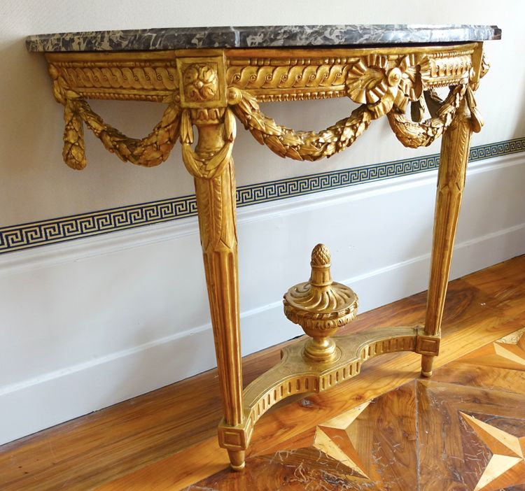 Console d'applique demi-lune d'époque Louis XVI en bois sculpté et doré vers 1780