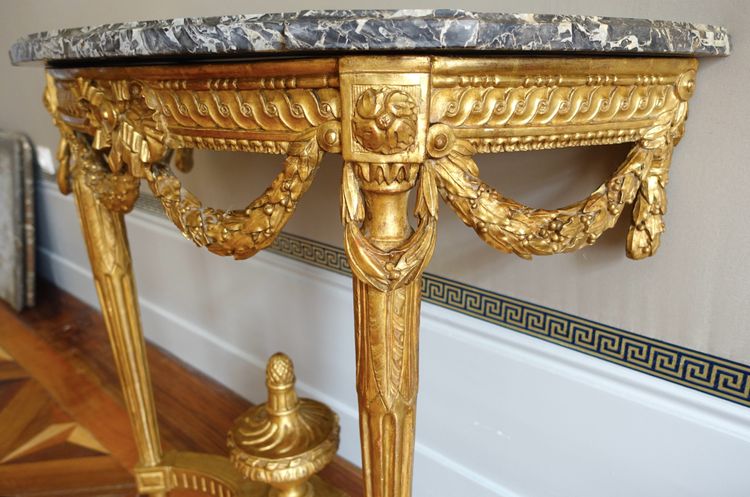 Console d'applique demi-lune d'époque Louis XVI en bois sculpté et doré vers 1780