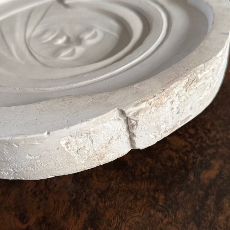 Matrice in gesso per medaglia di Anie Mouroux, volto della Vergine, XX secolo
