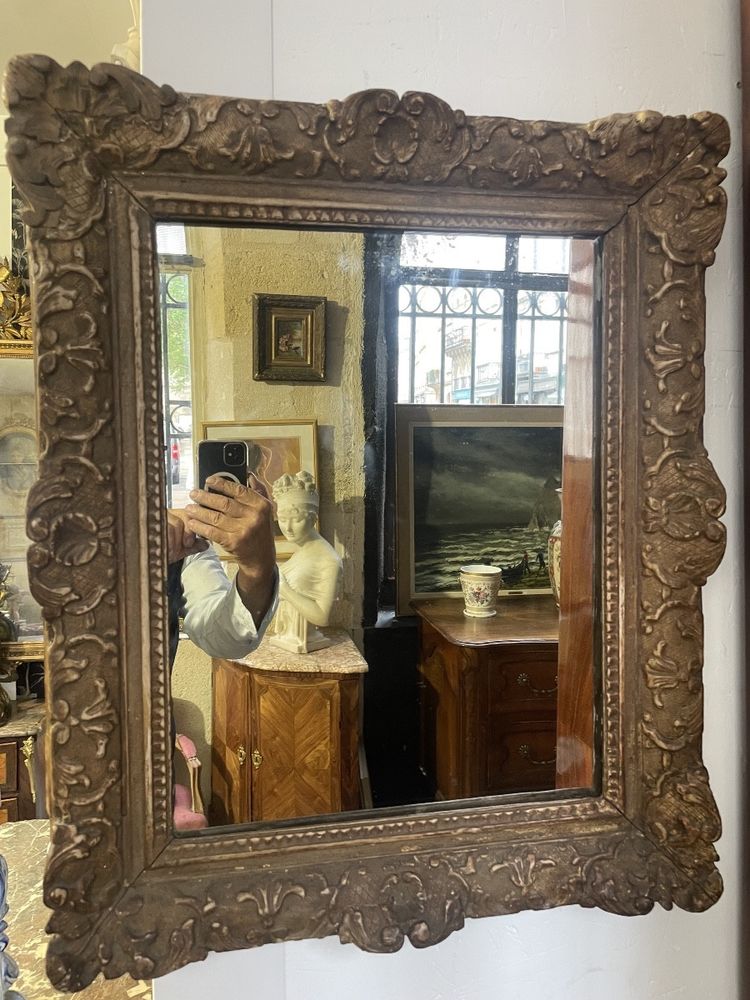 Miroir d’époque Louis XV en bois sculpté 