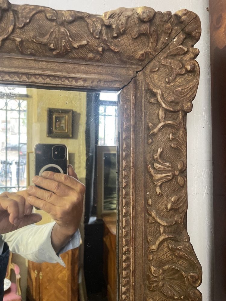 Miroir d’époque Louis XV en bois sculpté 