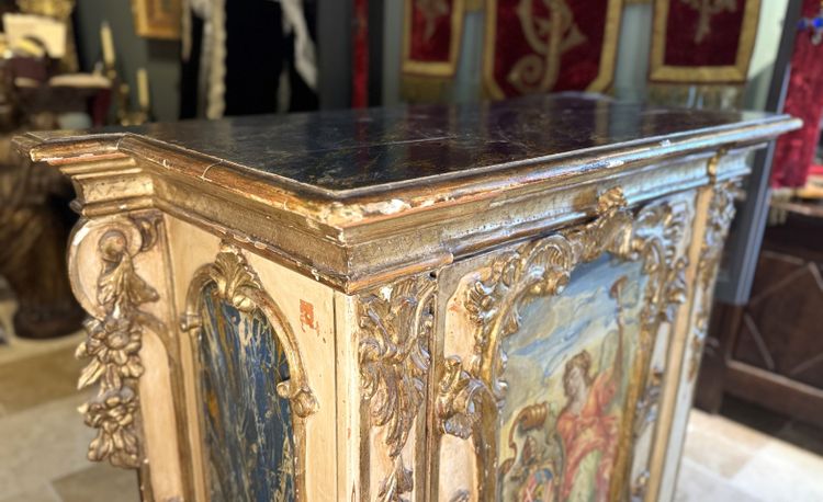 High Sideboard with the Coat of Arms of Clement XIII - Circa 1760
