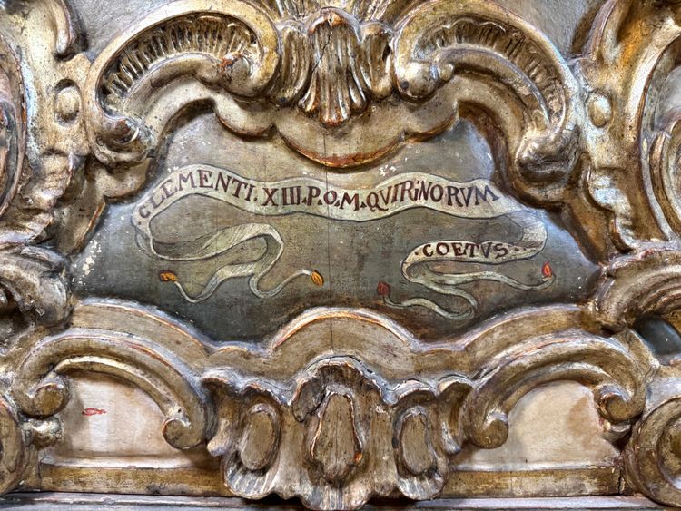 High Sideboard with the Coat of Arms of Clement XIII - Circa 1760