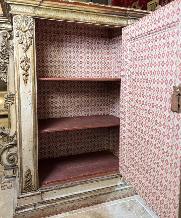 High Sideboard with the Coat of Arms of Clement XIII - Circa 1760