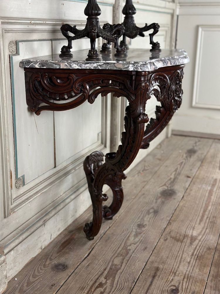 Console in legno intagliato Luigi XV, marmo grigio delle Ardenne, XVIII secolo