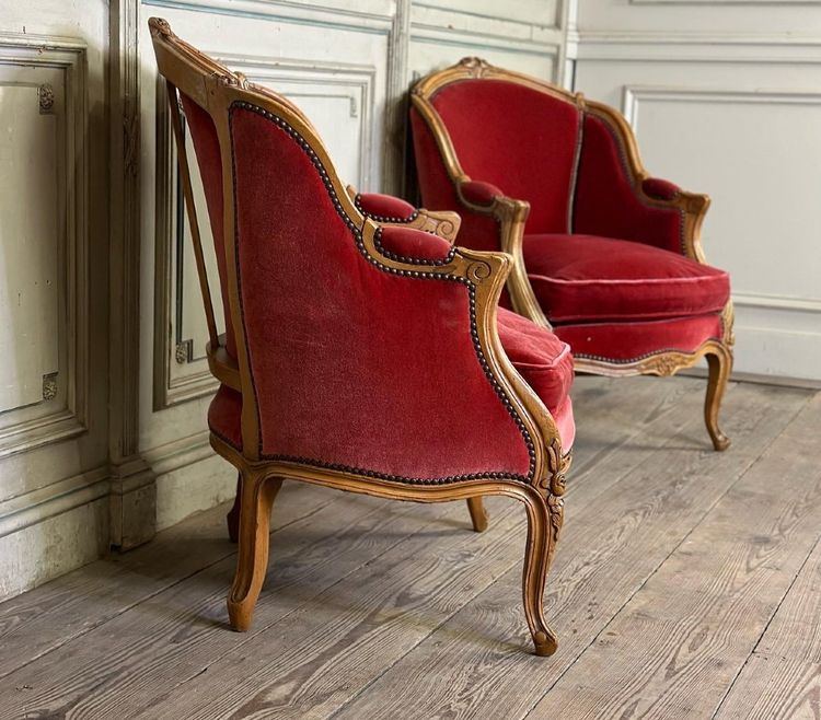 Paire De Bergères En Bois Sculpté De Style Louis XV