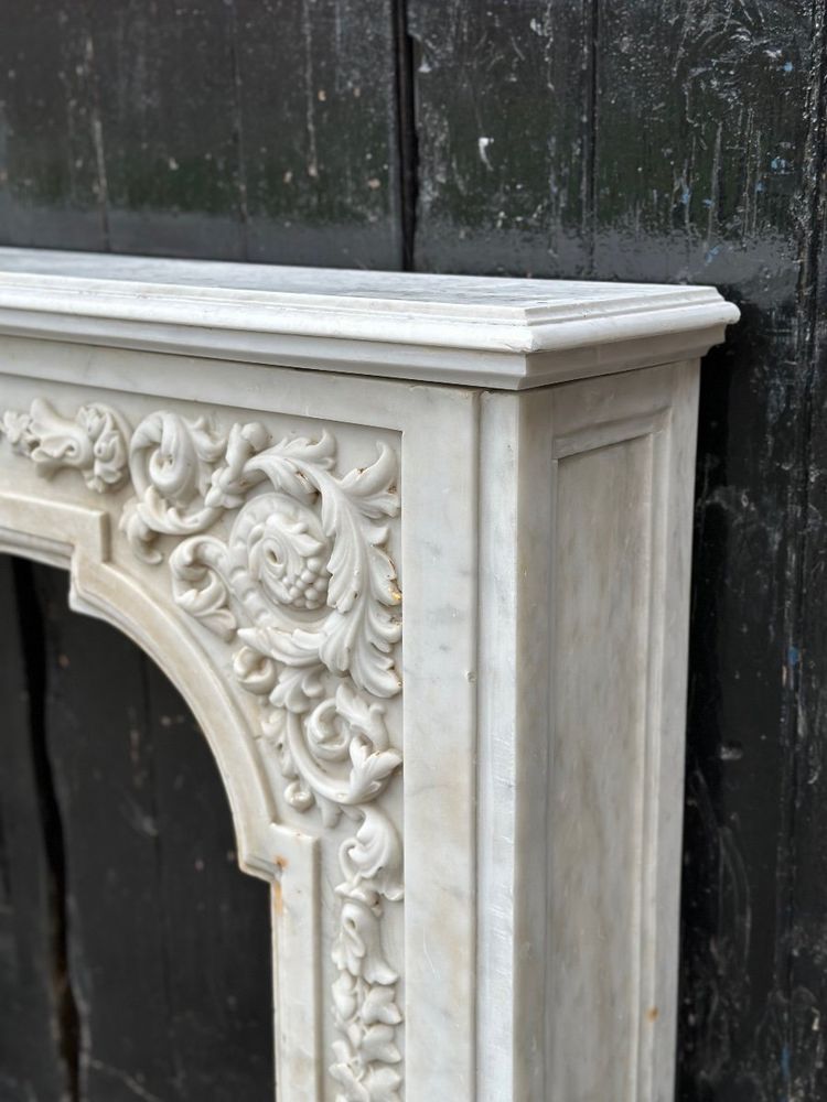 Kamin Aus Weißem Carrara-Marmor Um 1880