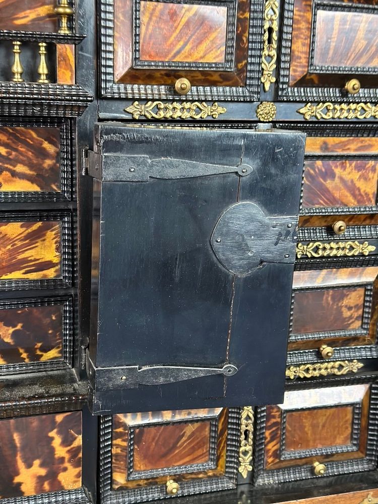 Cabinet En Bois Noirci Et écaille Blonde, Italie Fin XVIIéme Siècle