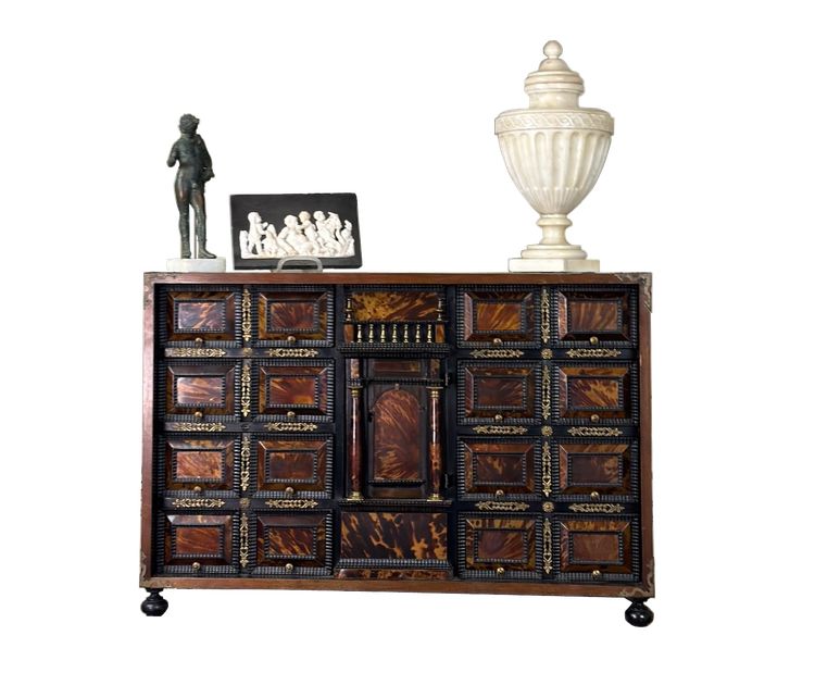 Cabinet En Bois Noirci Et écaille Blonde, Italie Fin XVIIéme Siècle
